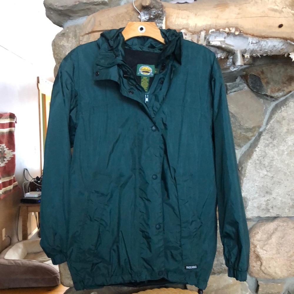 Cabelas mens small rain jacket. Green